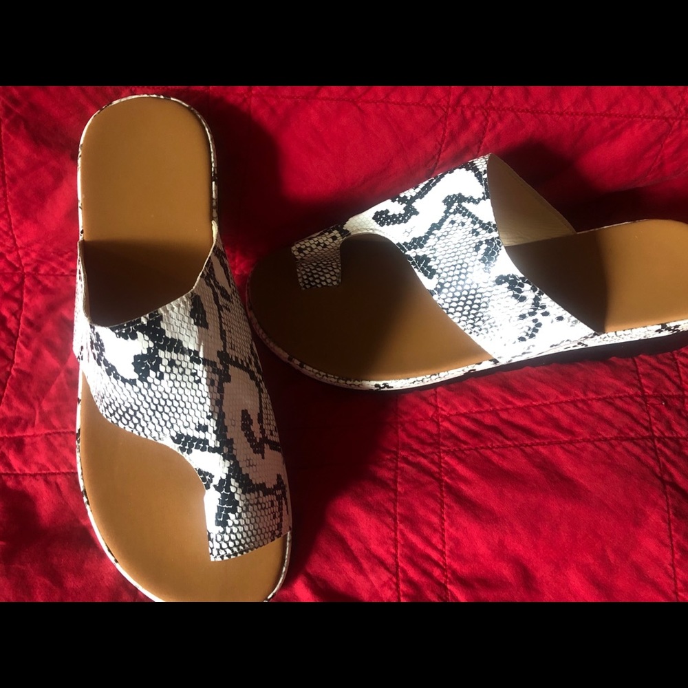 Ladies snake skin sandals